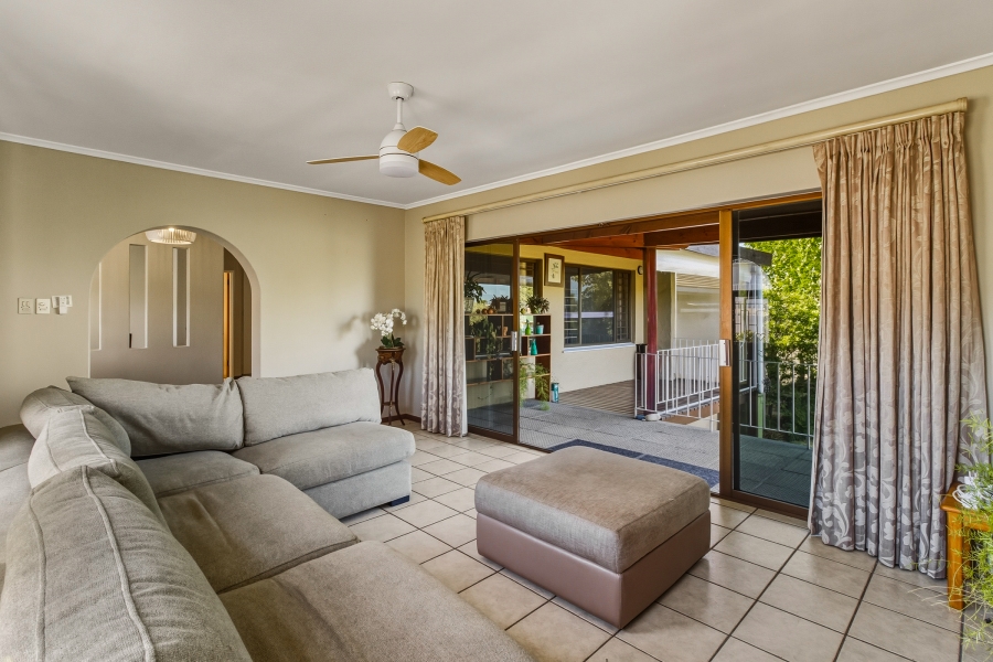 3 Bedroom Property for Sale in Die Wingerd Western Cape